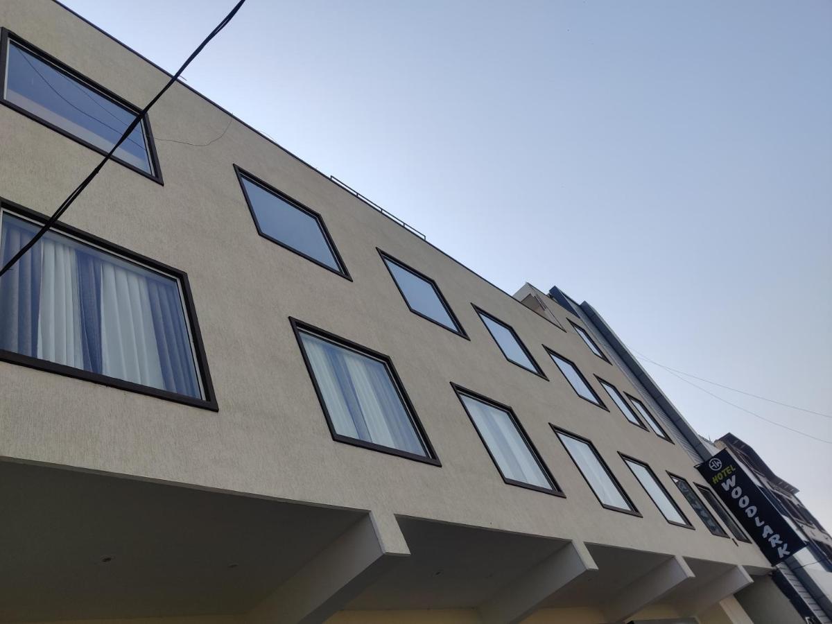 Hotel Woodlark Zirakpur - A Peaceful Stay Экстерьер фото